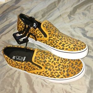 Womans size 9.5 size cheetah loafers